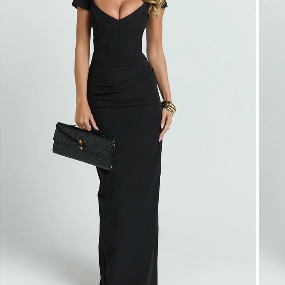 Showpo. Dresses & Skirts - NWT Showpo Veronika Maxi Dress